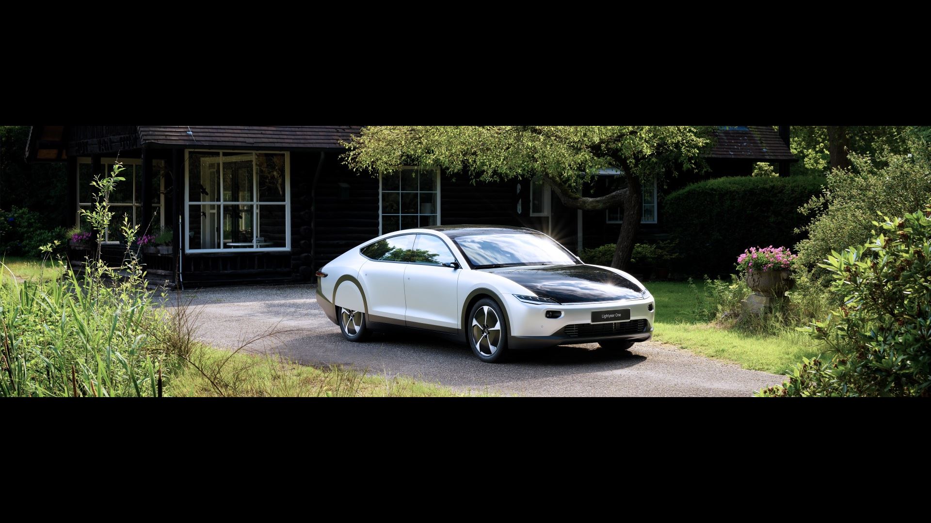 De meest aerodynamische productieauto rijdt op zonne-energie